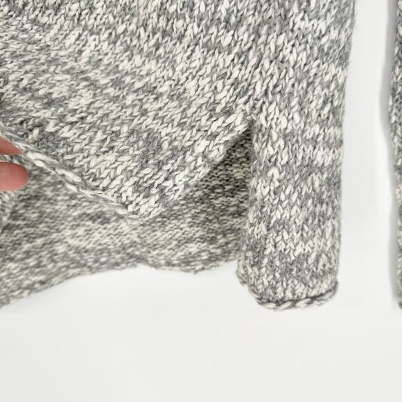 ARITZIA Talula Azurelee Heathered Grey V-Neck Long Sleeve Knit Sweater Size S - Picture 6 of 12